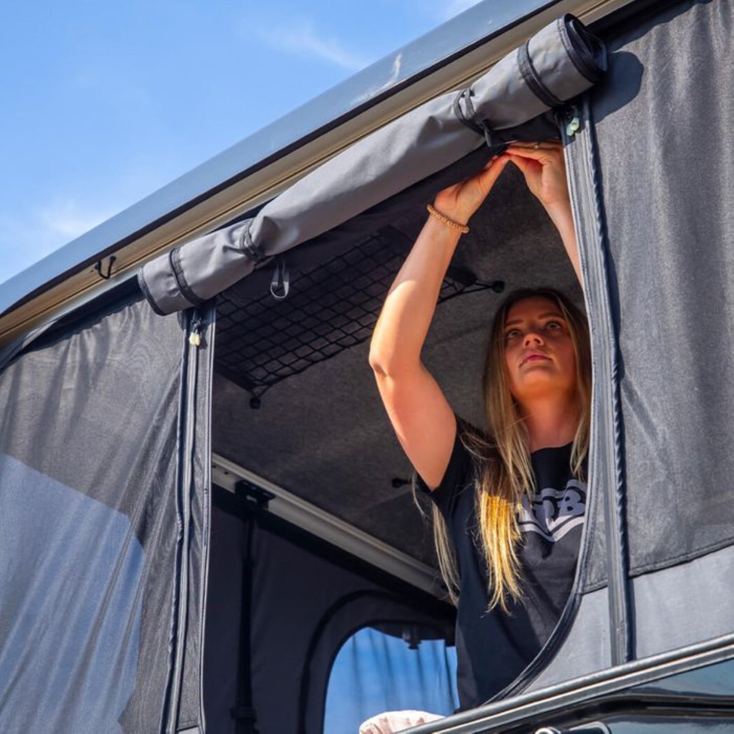 ARB Altitude Rooftop Tent Hard Shell Auto Operation