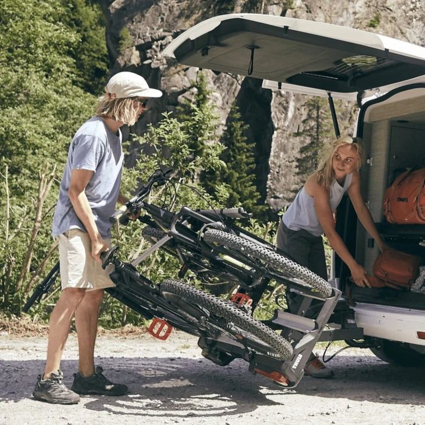 Thule VeloSpace XT 2-Bike Tow Bar Bike Carrier